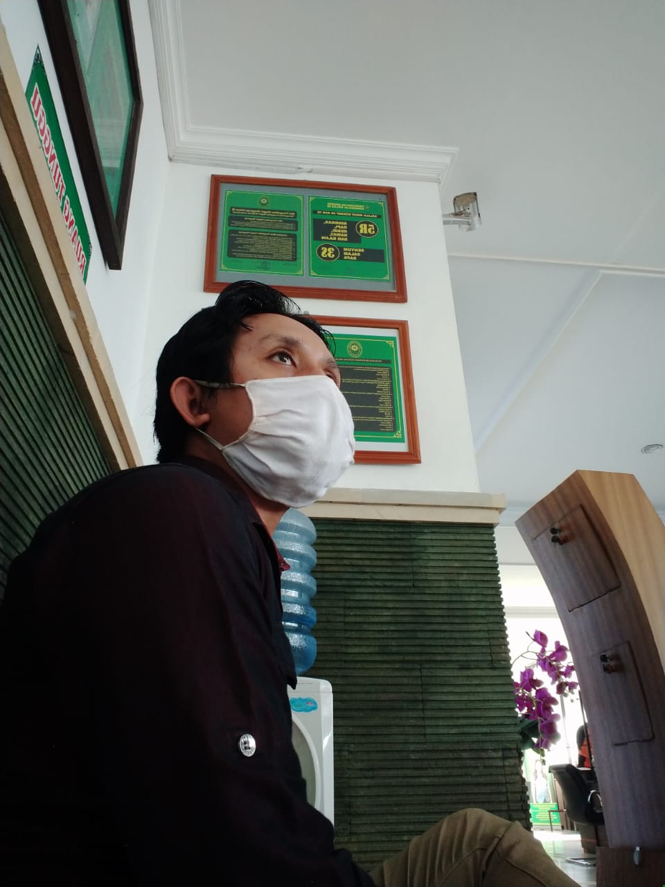 mengurus perkara perceraian di pengadilan